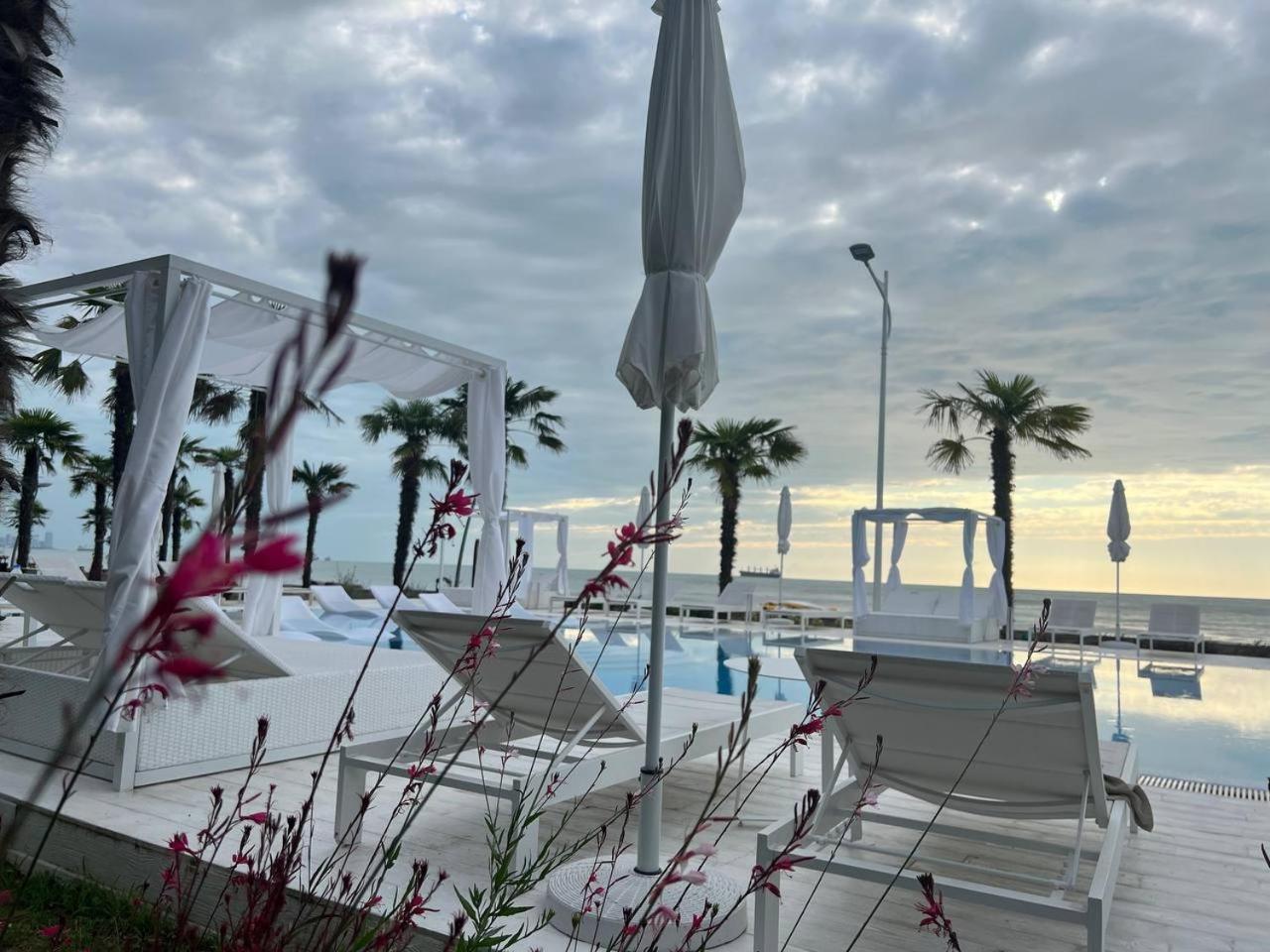 Luxury Oasis Apartment Chakvi Exterior photo