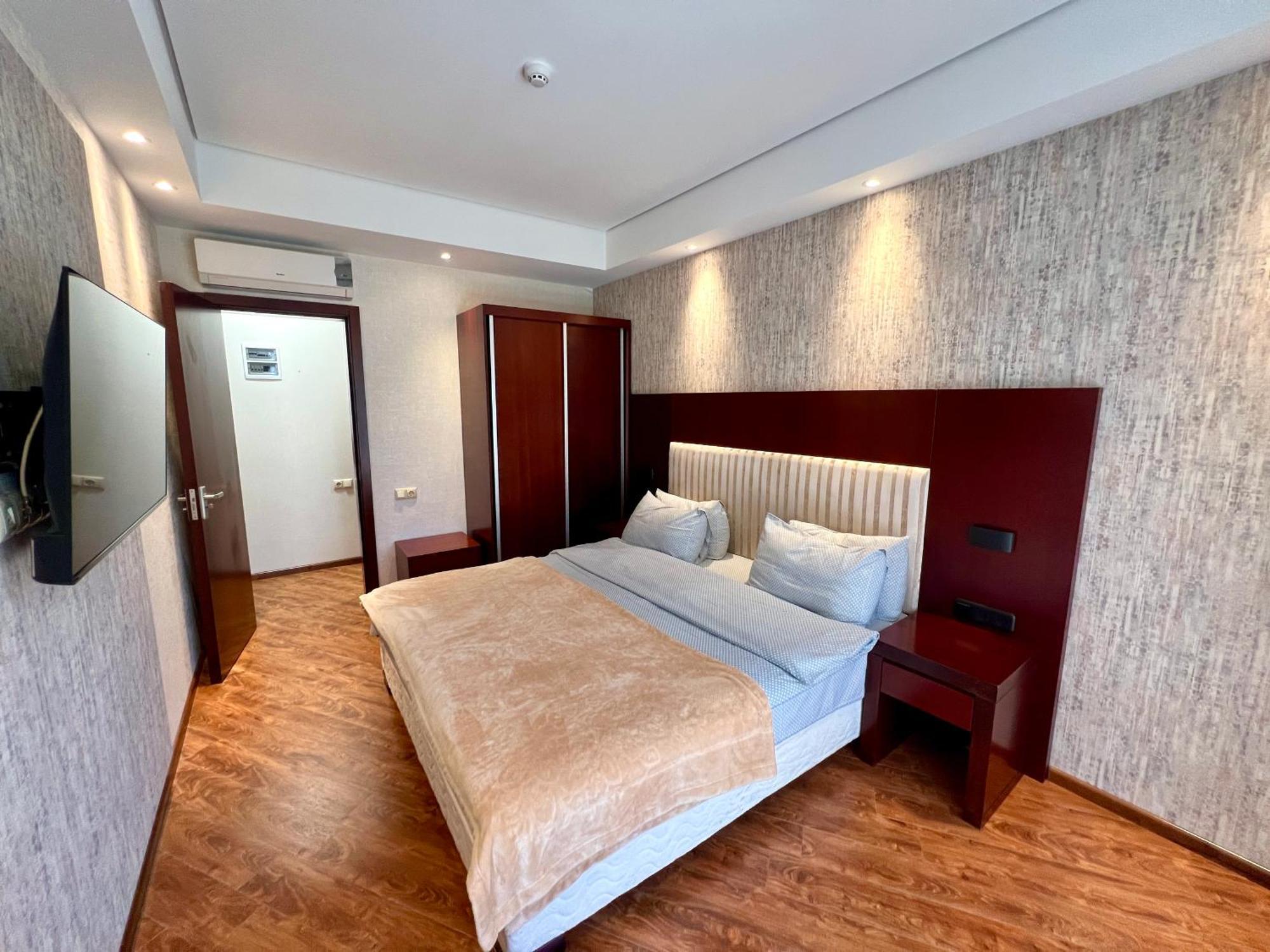Luxury Oasis Apartment Chakvi Room photo