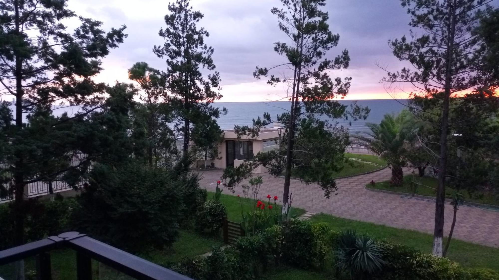 Luxury Oasis Apartment Chakvi Room photo